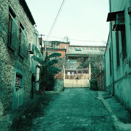 Гостевой дом Old Кутаиси Экстерьер фото