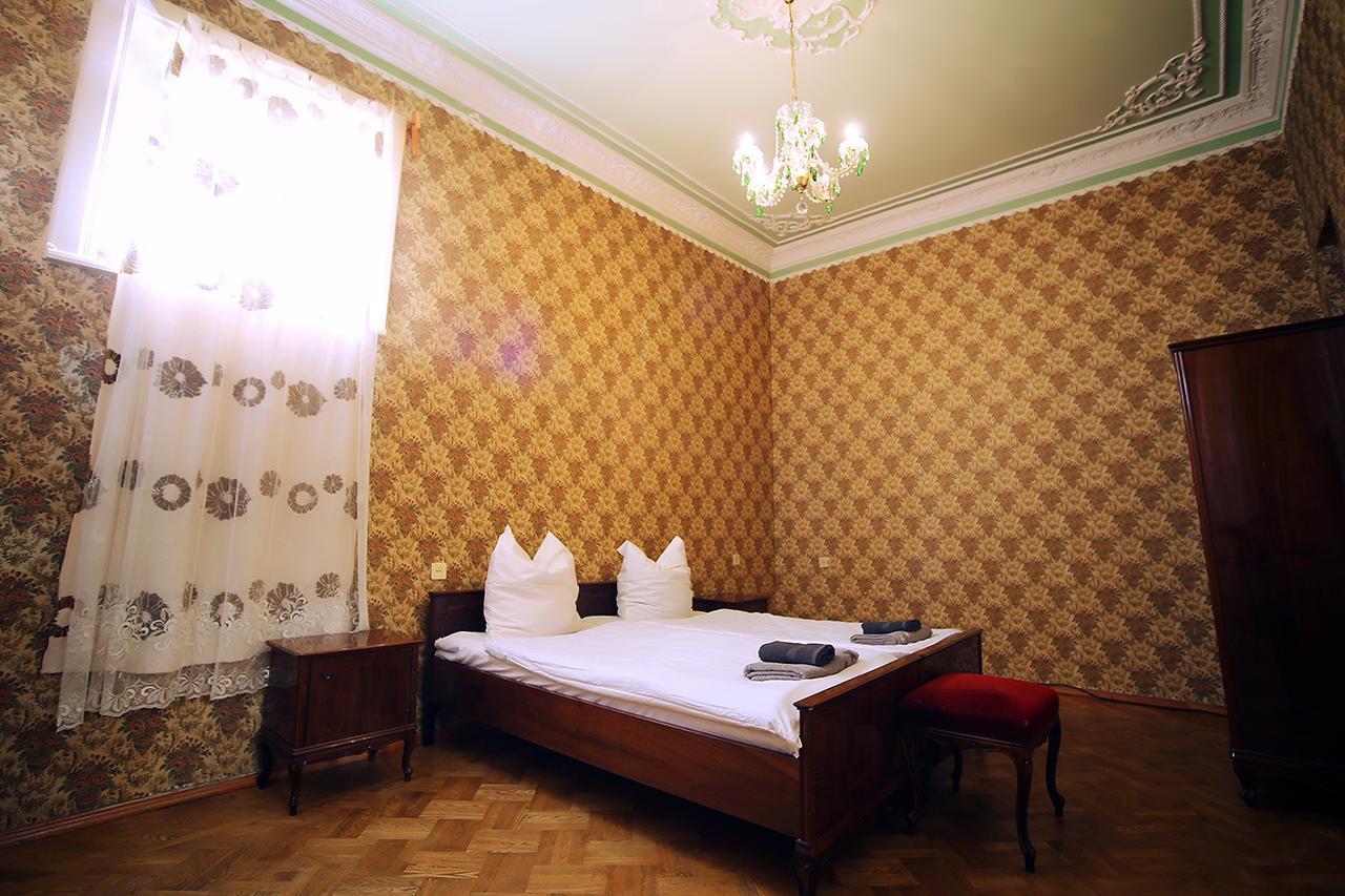 Гостевой дом Old Кутаиси Экстерьер фото