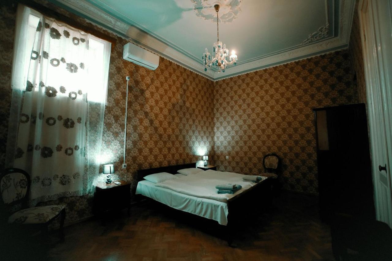Гостевой дом Old Кутаиси Экстерьер фото